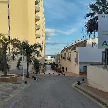 Puerto Marina-playa Malapesquera